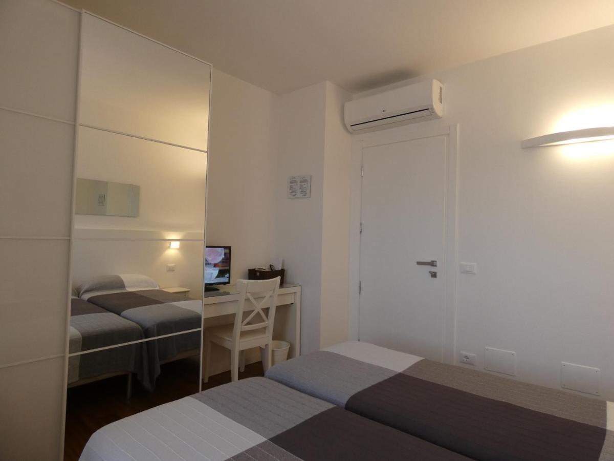 Sant'Anna Hostel La Spezia Luaran gambar
